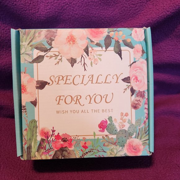 Birthday box - Picture 1 of 3